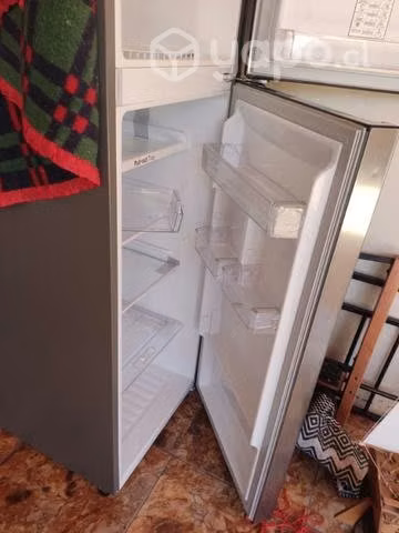 Refriguerador nuevo solo 7 meses de uso