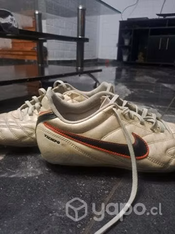 Nike Tiempo