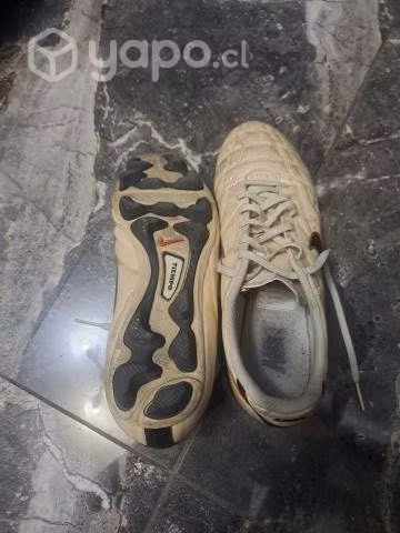 Nike Tiempo