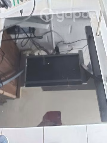 Escritorio moderno impecable - Imagen 2