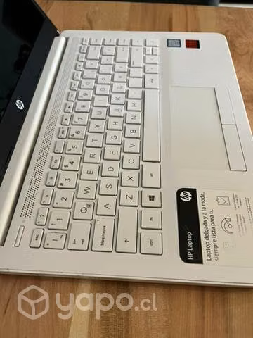 Notebook HP 1 TB / 4 GB RAM / INTEL CORE I3 7