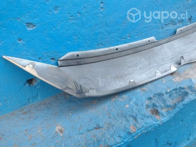 Moldura de mascara mazda 