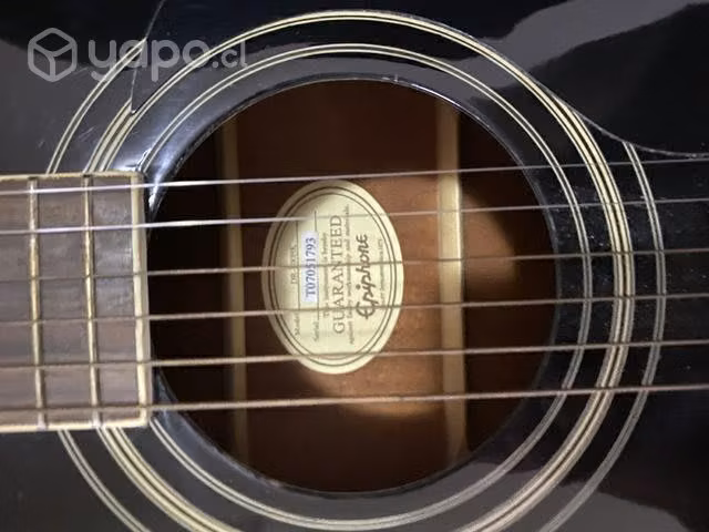 Guitarra seminuevo