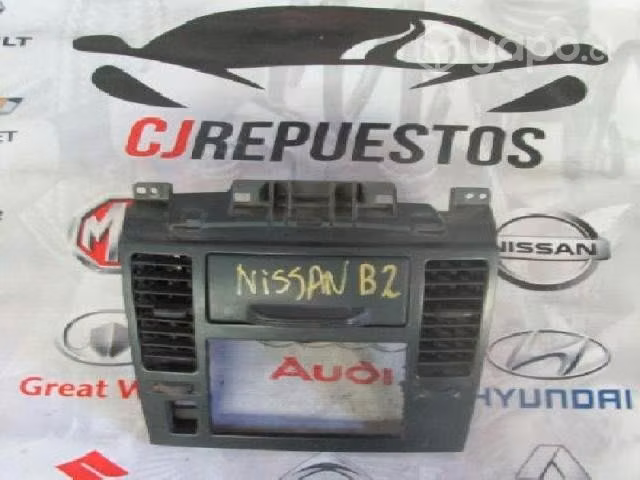 Bisel de calefa nissan tiida 2013