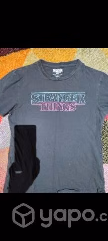 Stranger Things polera gris