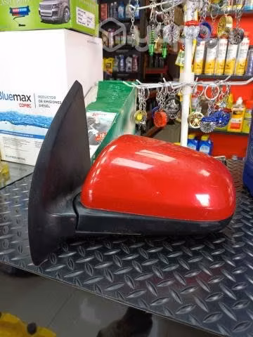 Espejo izquierdo chevrolet aveo 2010 usado