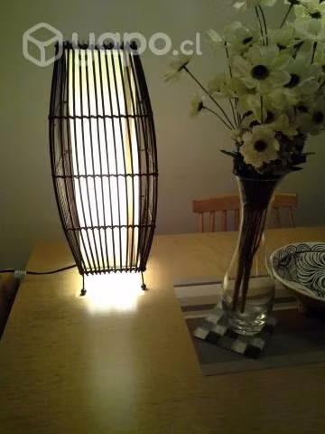 Lampara de sobre mesa metal y pantalla - Imagen 2