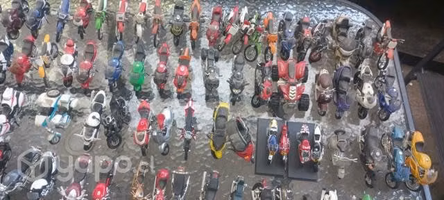 Motos de colección 1:18 y otros.