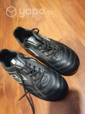 Zapatos de fútbol
