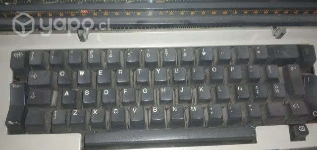 Máquina de escribir marca IBM