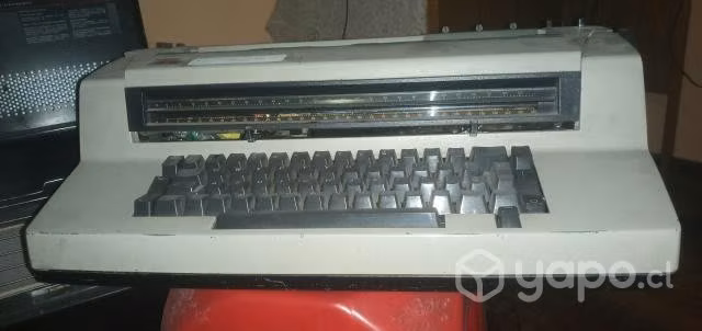 Máquina de escribir marca IBM