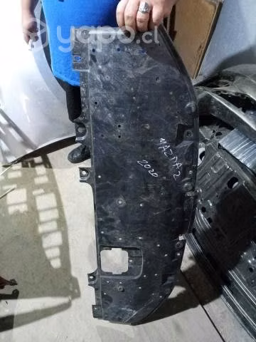 Mazda 2 2018 cubre motor