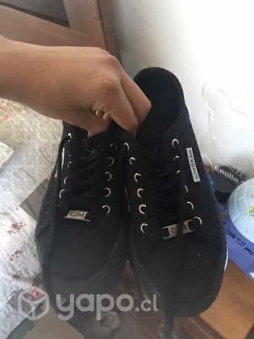 Zapatillas cmoran talla 37(horma chica)