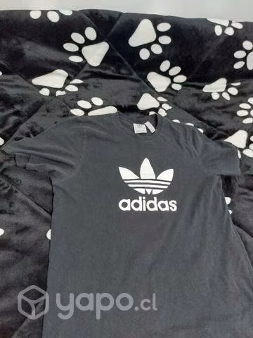 Polera adidas talla m