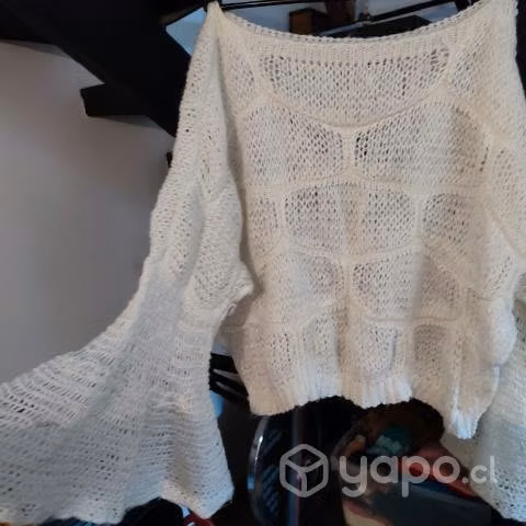 Sweater crop blanco esponjoso talla L