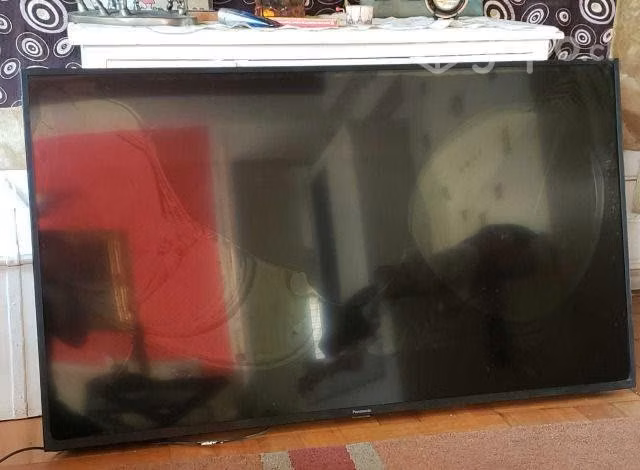 Smart tv Panasonic 55" quebrada - repuesto