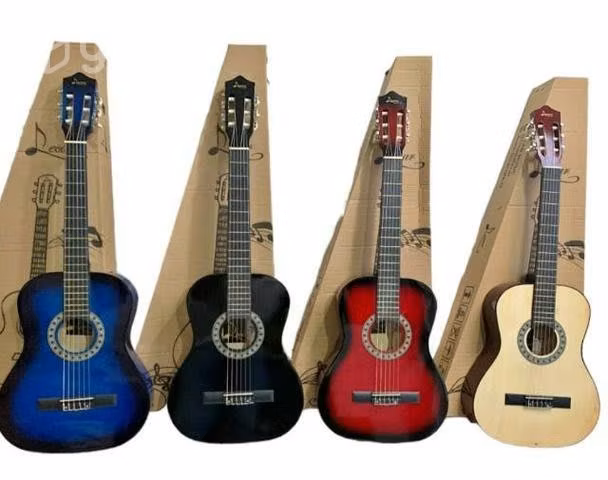 Teclados musicalea y guitarras. LEER DESCRIPCIÓN