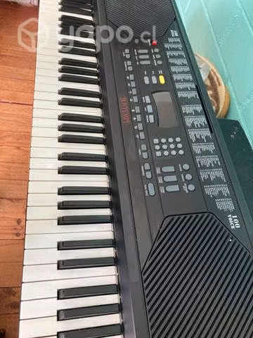 Teclado con enchufe y a baterías