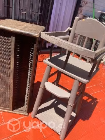 e guarda CD + silla de madera