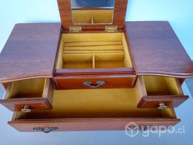 Fina Caja Musical y Joyero Marca Sankyo Japón