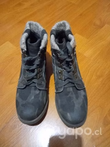 Botines color verde militar