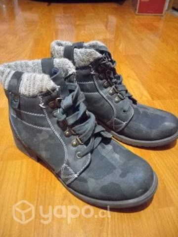 Botines color verde militar