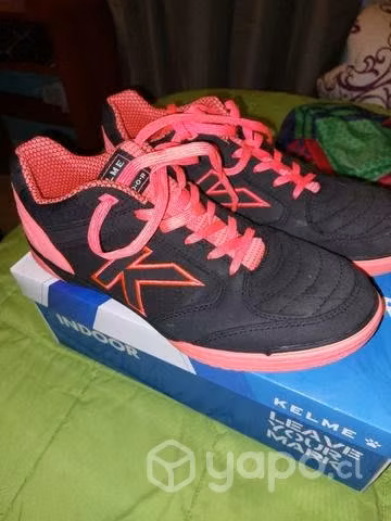 Zapatilla de futsal kelme