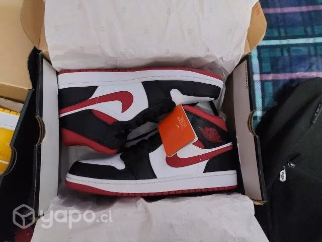 Jordan 1 Mid Gym Red 10 US NUEVAS DS