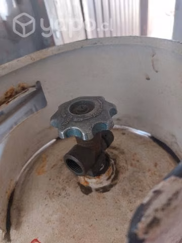 Galón de gas de 45 kilos vacio