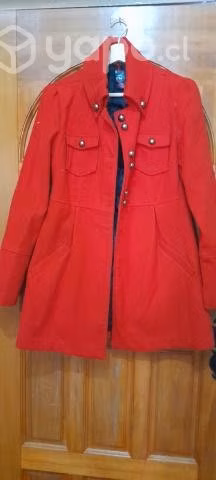 Abrigo color ROJO