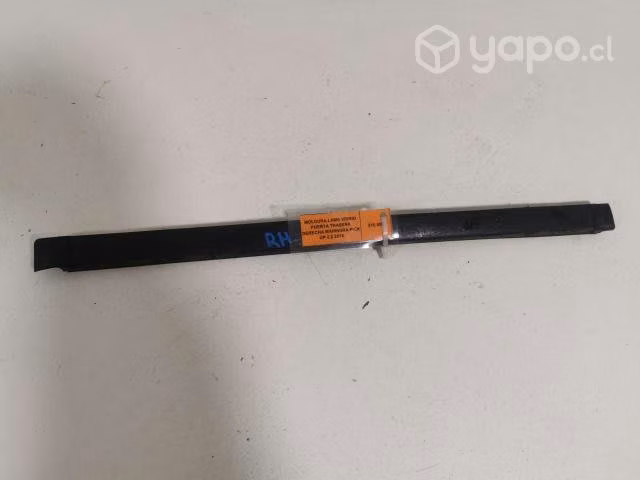 Moldura Lame Vidrio Puerta Tras Der Pick Up 2018