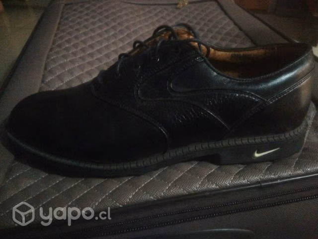 Zapato de golf nike