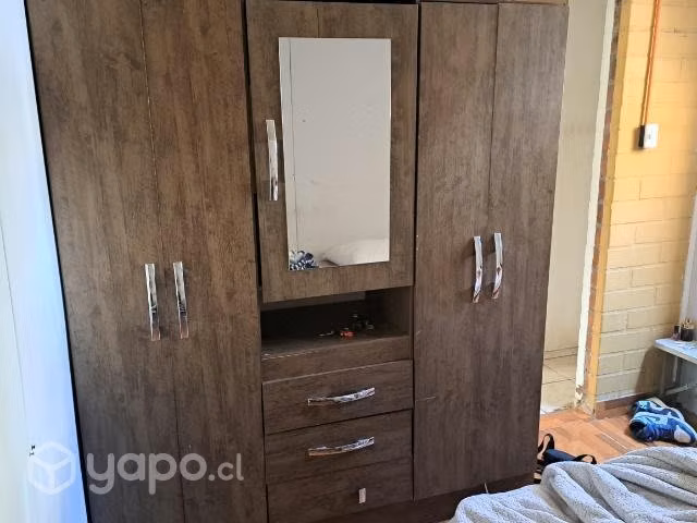 Closet con espejo