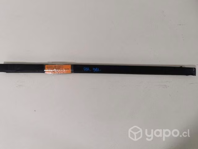 Moldura Lame Vidrio Puerta Del Der Mahindra 2018