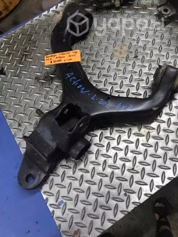 Bandeja inferior izquierda Ssangyong Actyon 4x2 20