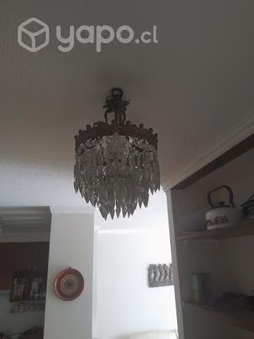 Una lampara de cileo y 2 aplique de muro