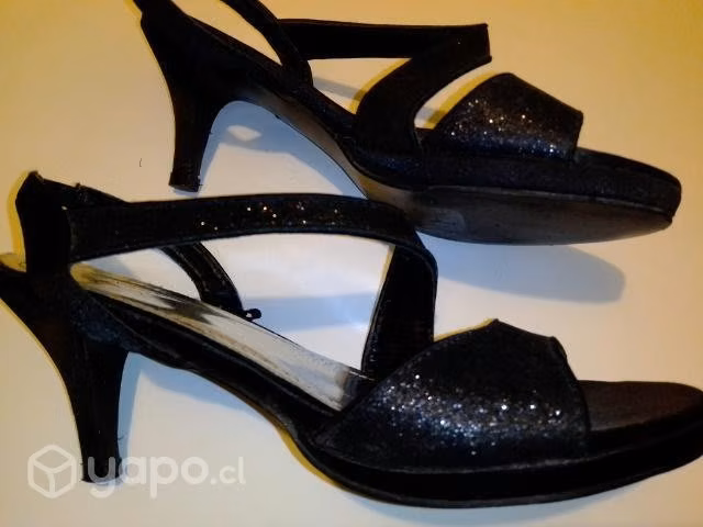 Tacones bajos ,marca Zibel