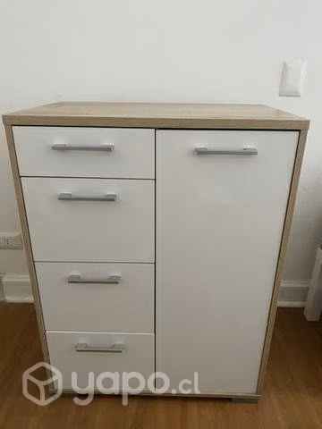 Comoda y velador de madera, buen estado y calidad - Imagen 2