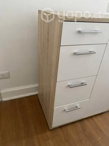Comoda y velador de madera, buen estado y calidad - Imagen 3