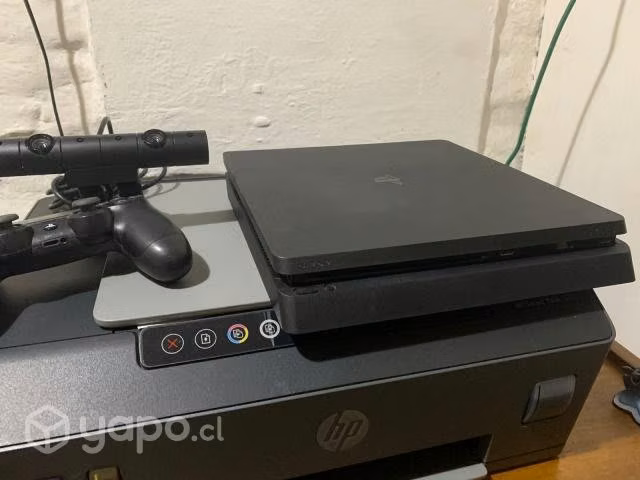PlayStation 4 slim conversable