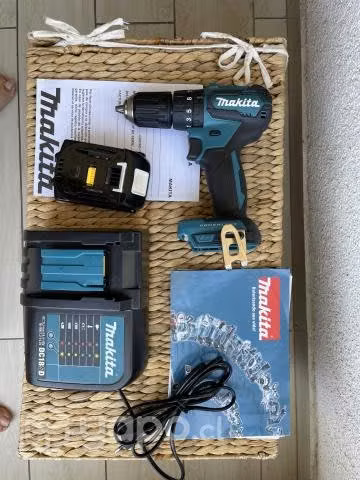 Taladro percutor inalámbrico 13 mm 18V MAKITA