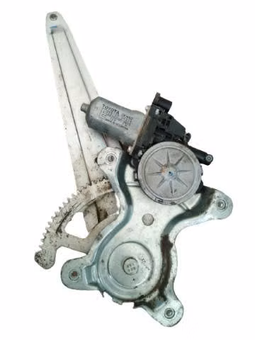 Cremallera alza vidrio trase. rh toyota hilux 8/11