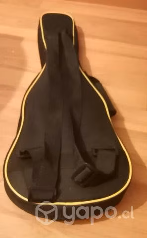 Ukelele con funda