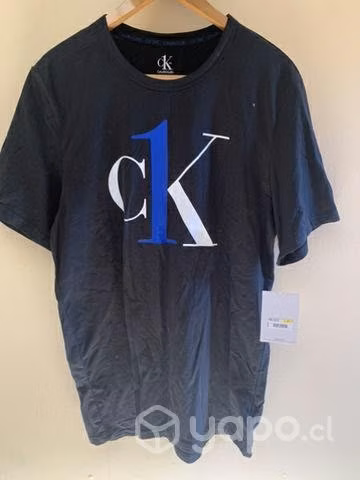 Poleras Calvin Klein y guess - Imagen 5