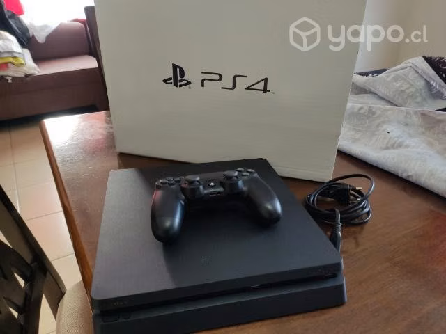 PS4 slim 1 TB