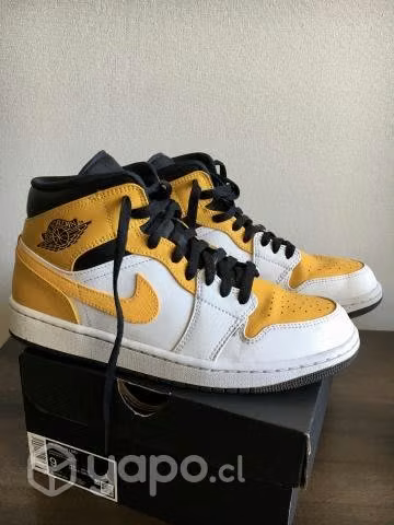 Air Jordan 1 Mid