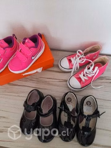 4 pares de zapatos los de charol N°26 y 24, 26 y