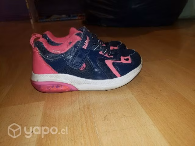Chalas Adidas y Zapatillas Bublegummers de niña - Imagen 4