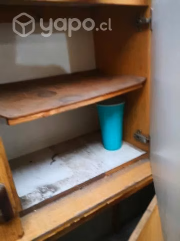 Mueble de cocina, oficina o dormitorio.