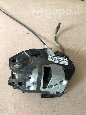 Chapa puerta trasera izquierda Ford Ranger 3.2 201